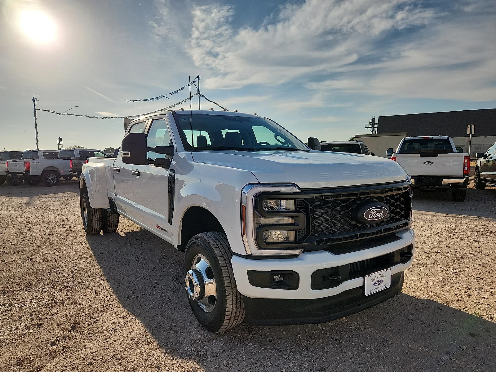 New 2027 Oxford White Ford XL image 1