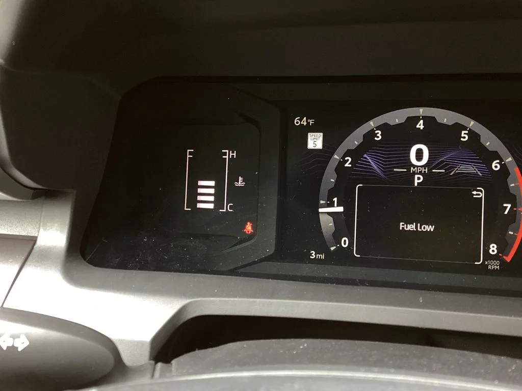 2025 Toyota Tacoma SR5 - Photo 21