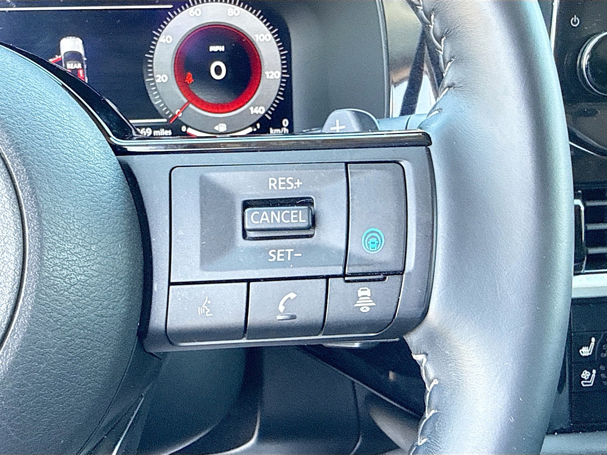 Used 2025 Gun Metallic Nissan Platinum image 40