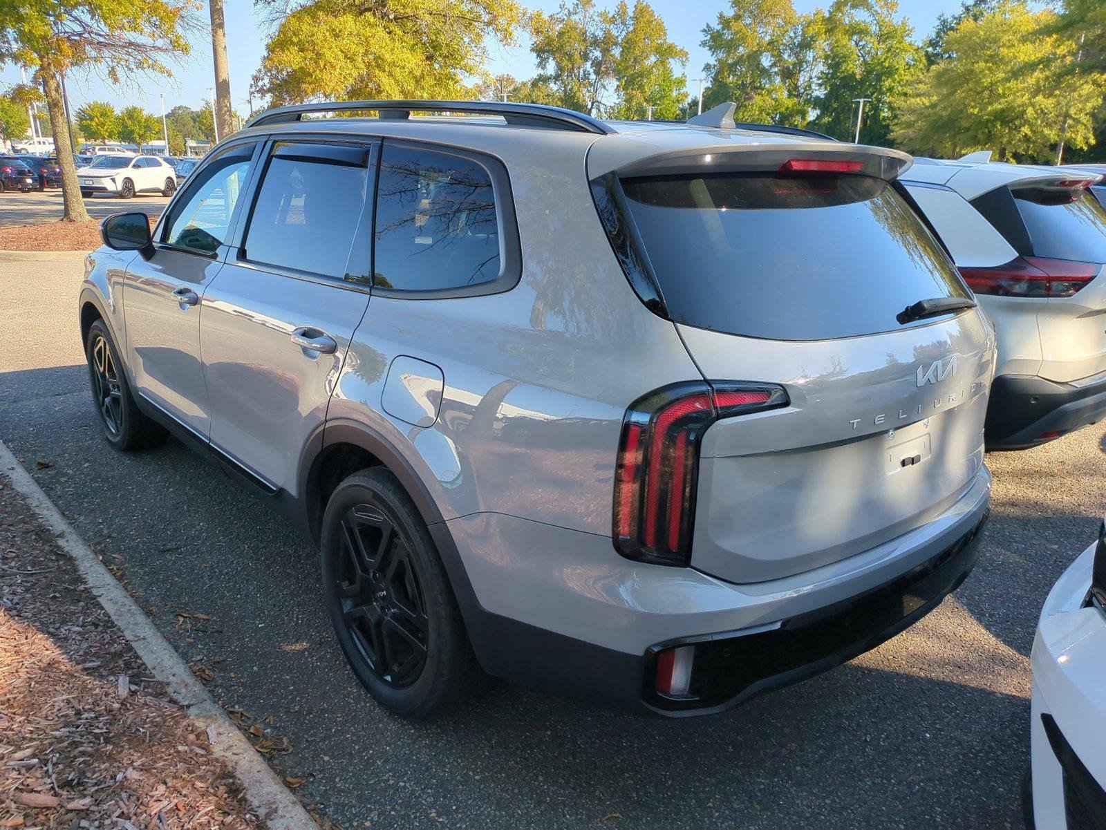 Used 2024 Wolf Gray Kia EX X-Line image 3