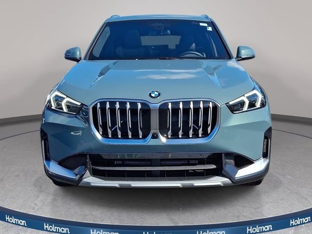 New 2026 Cape York Green Metallic BMW xDrive28i image 2