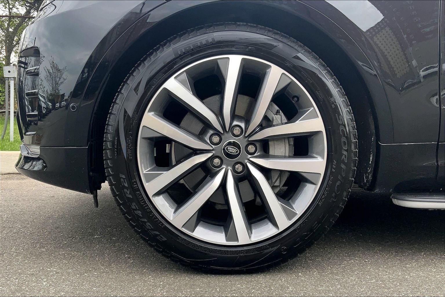 Certified Used 2025 Santorini Black Metallic Land Rover Dynamic SE image 10
