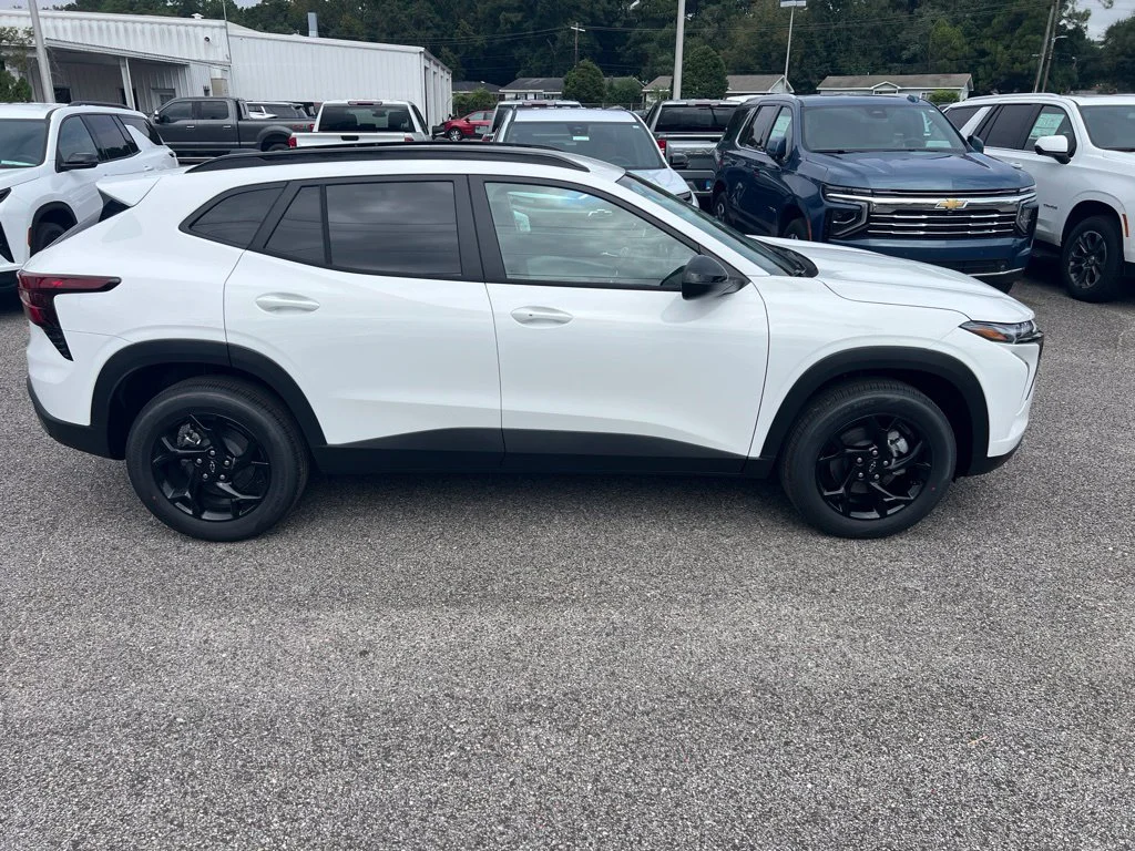 New 2026 Summit White Chevrolet LT image 8