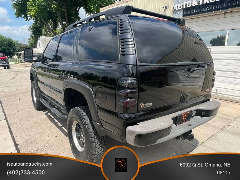 Used 2001 Black Chevrolet Sport Utility 4D image 5