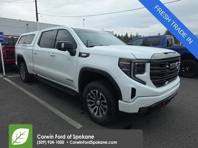 Used 2022  GMC AT4 image 1