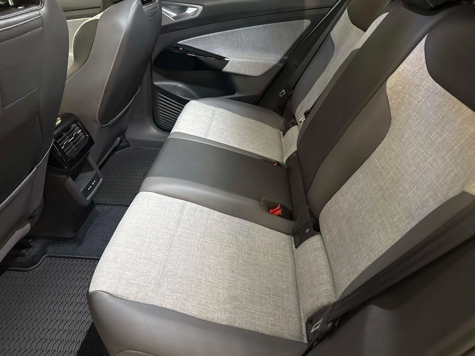 New 2026 opal white pearl Volkswagen Pro image 13