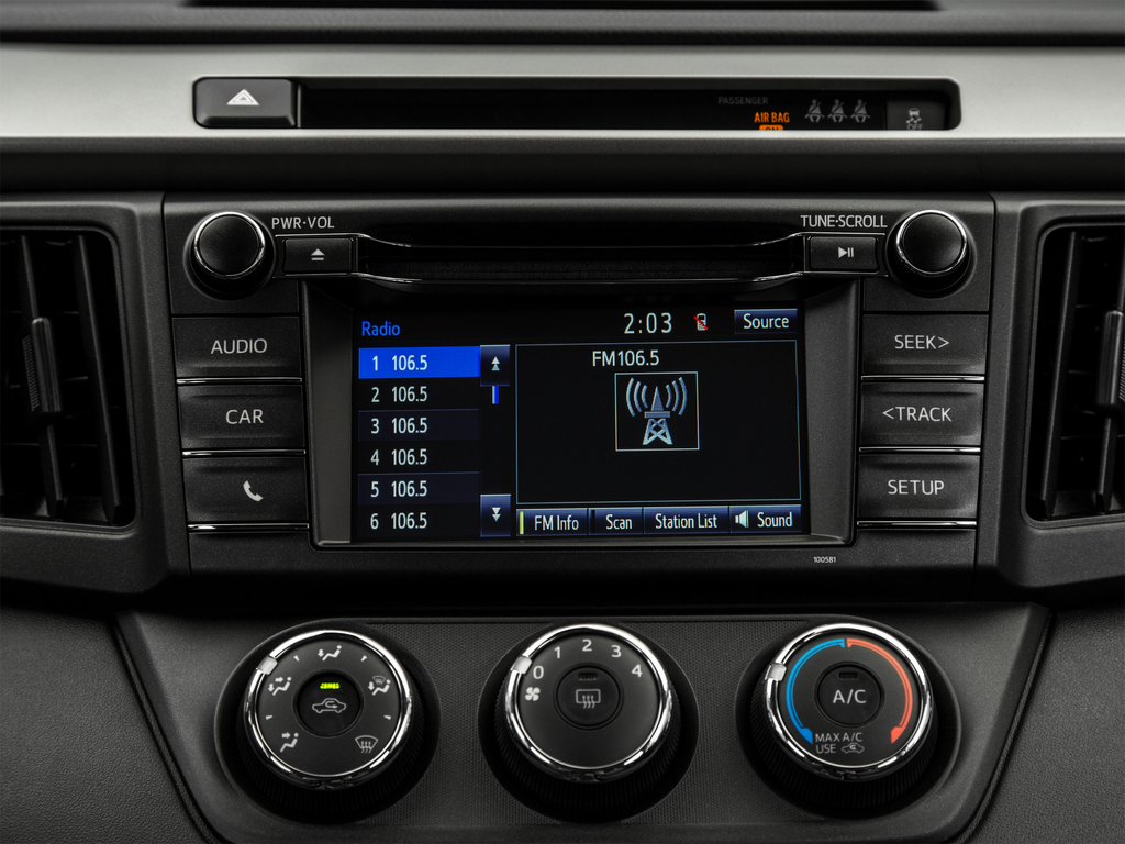 Used 2018 Silver Toyota LE image 18