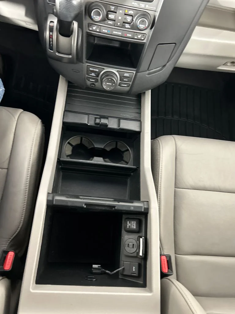 Used 2013 Black Honda Touring image 14
