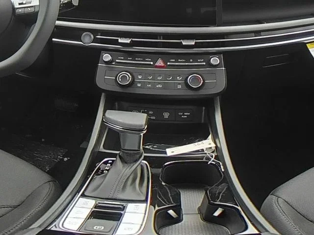 New 2026 White Hyundai SE image 37