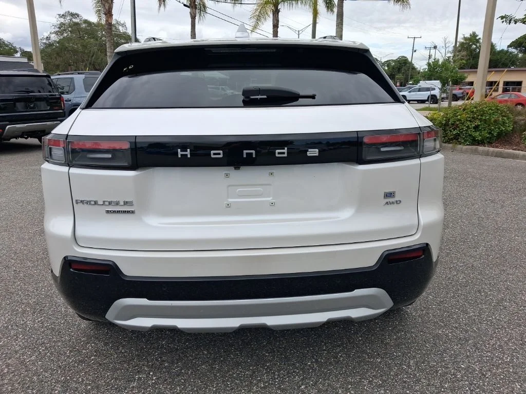 Used 2025  Honda Touring image 6
