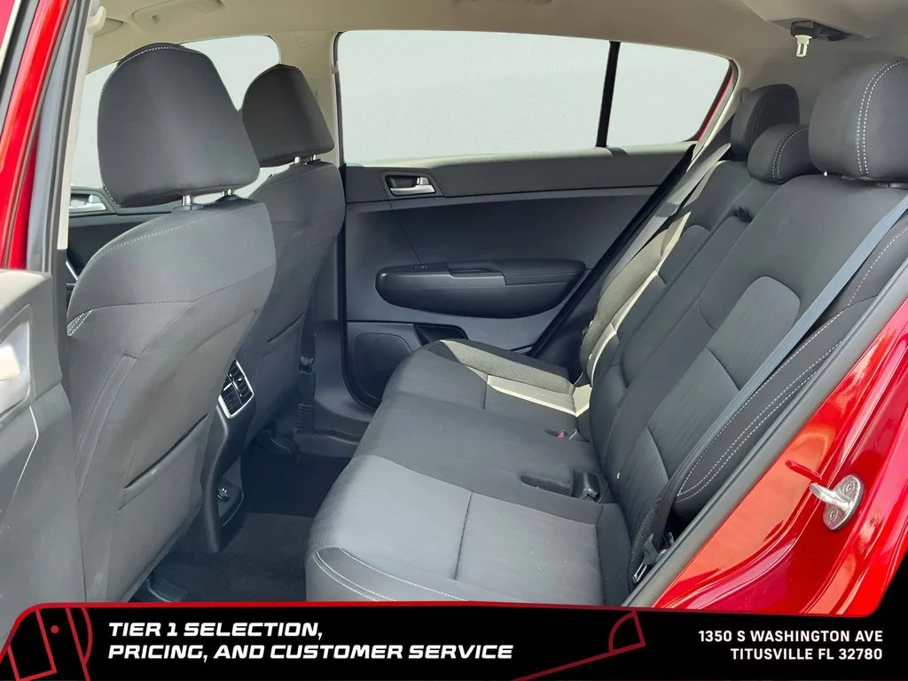 Used 2022 Red Kia LX image 31