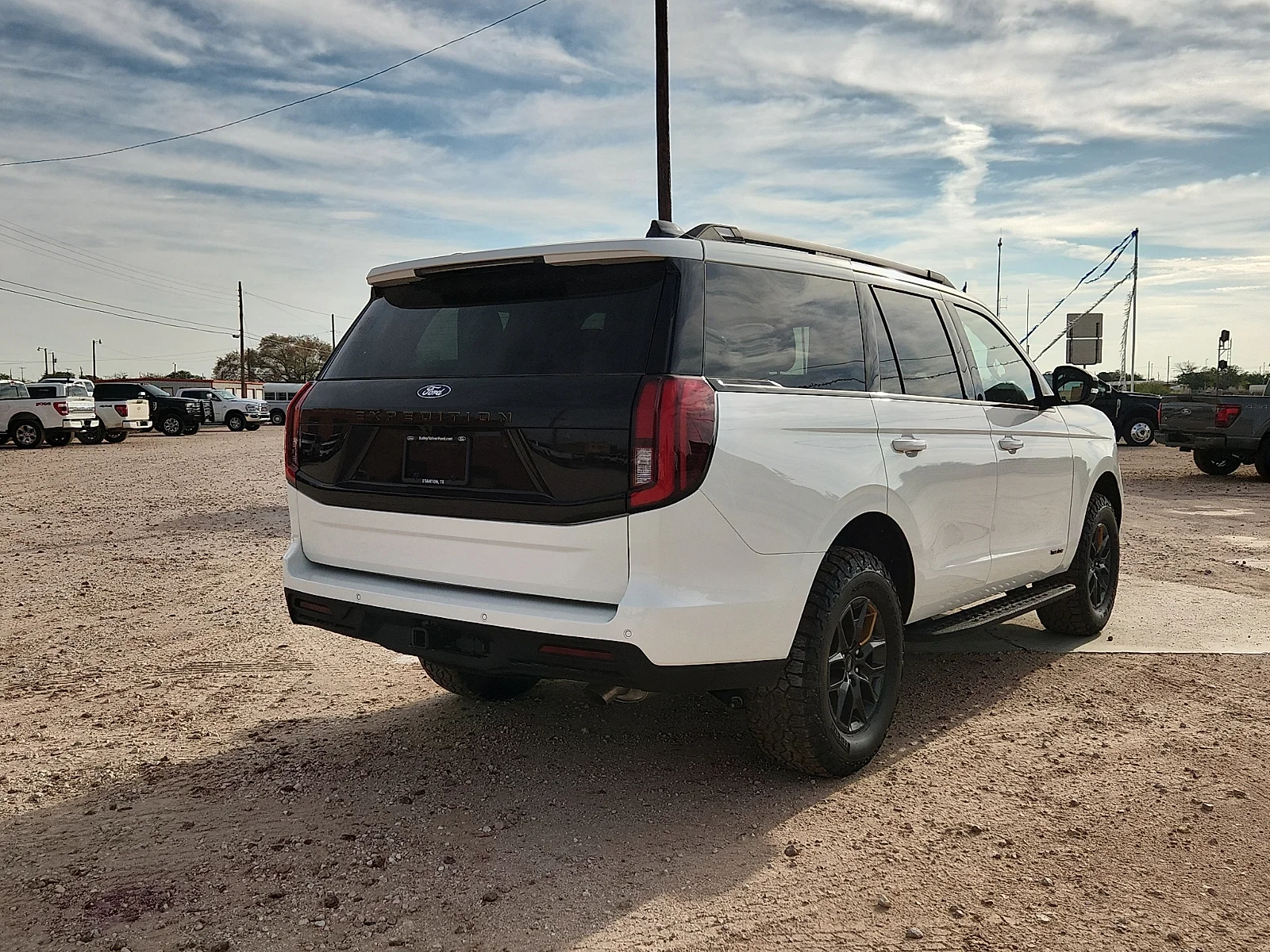 New 2027 Star White Metallic Tri-Coat Ford Tremor image 7
