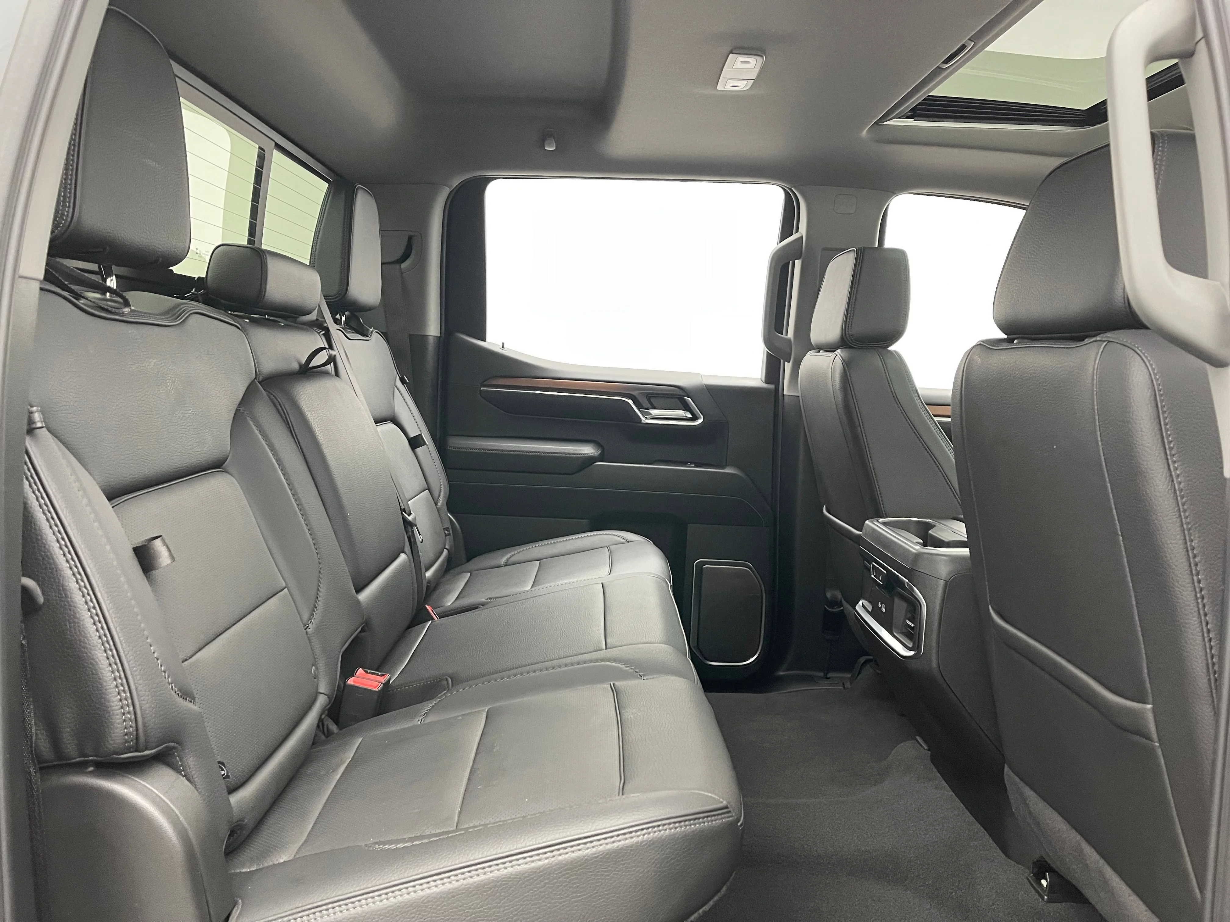 Used 2024 Onyx Black GMC Denali image 39