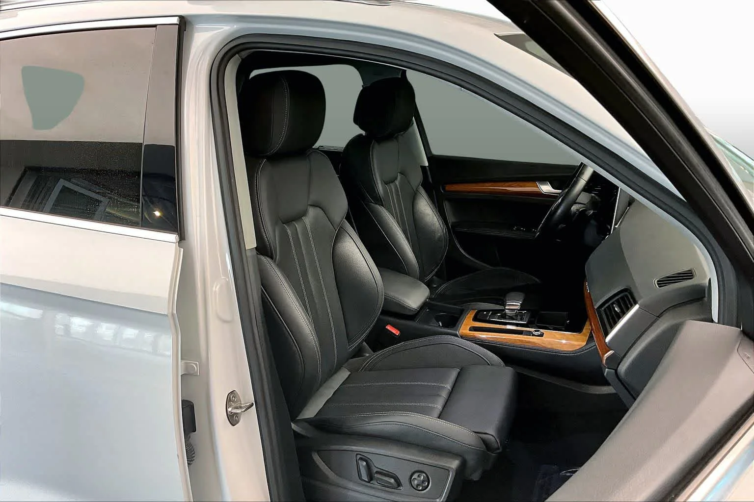 Used 2023 Glacier White Metallic Audi S line Premium Plus image 16