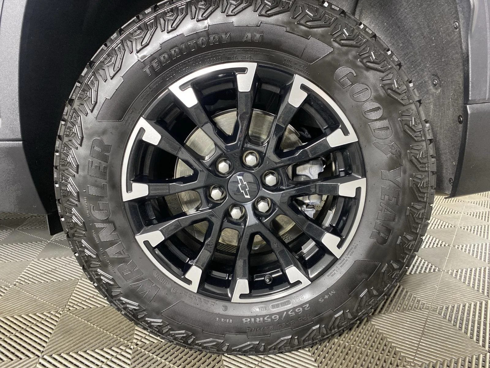 Used 2024 Sterling Gray Metallic Chevrolet Z71 image 9