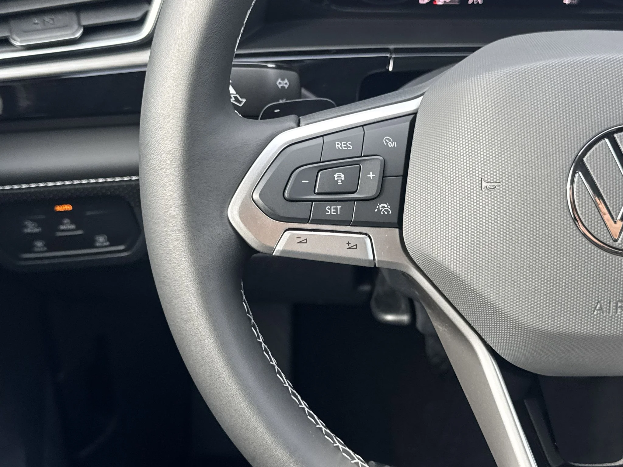 New 2026 Pure Gray Volkswagen 2.0T SE w/Technology image 19