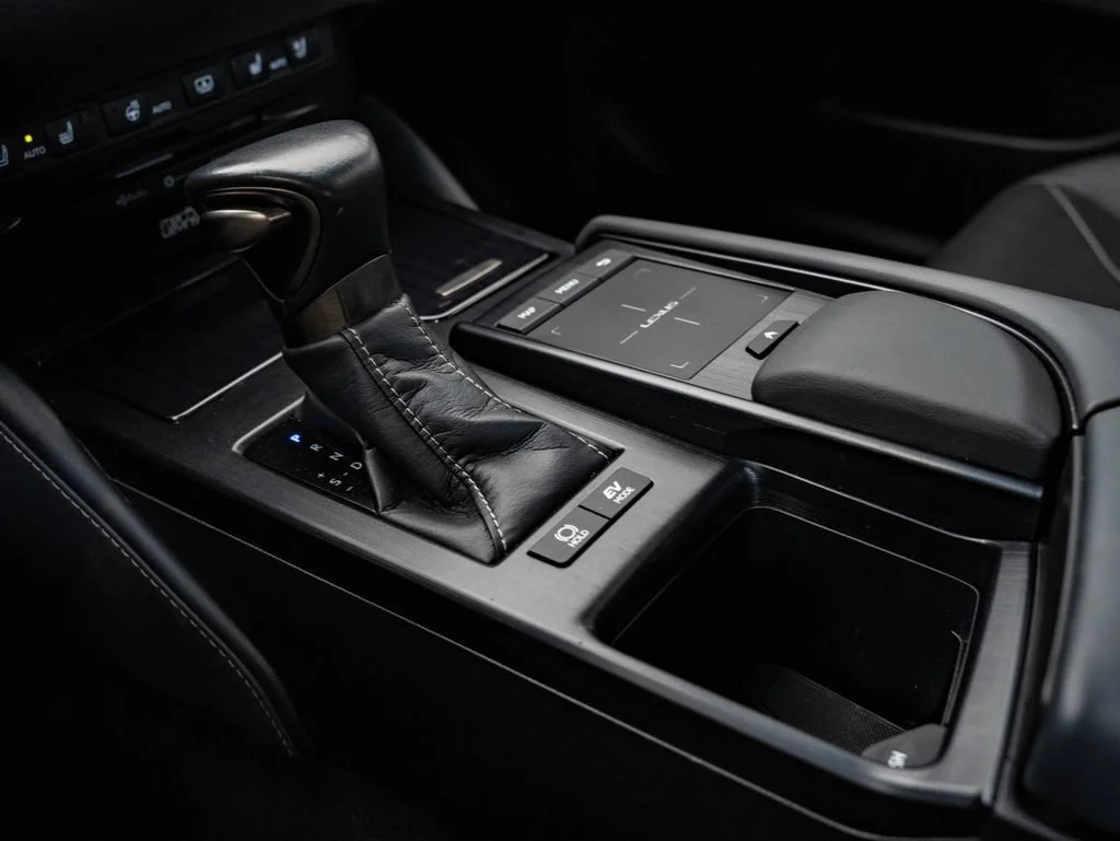 Certified Used 2020 OBSIDIAN Lexus 300h Ultra Luxury image 38