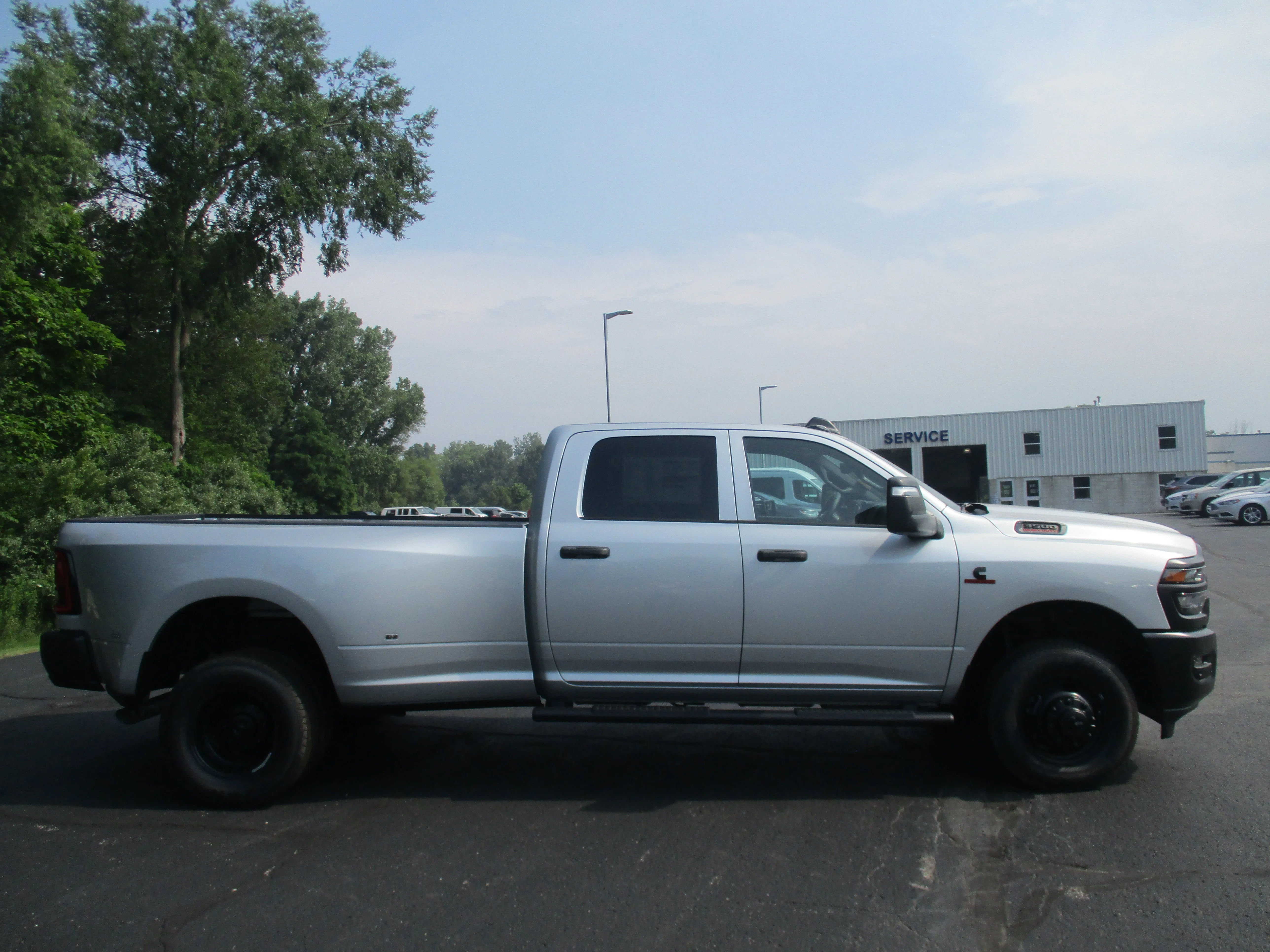 New 2026 Silver-Zynith Exterior Paint RAM Tradesman image 27