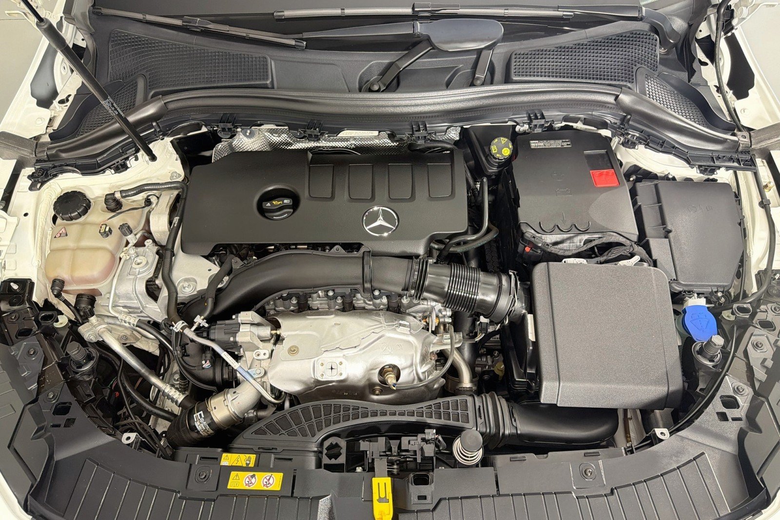 Used 2023 Polar White Mercedes-Benz 250 image 10