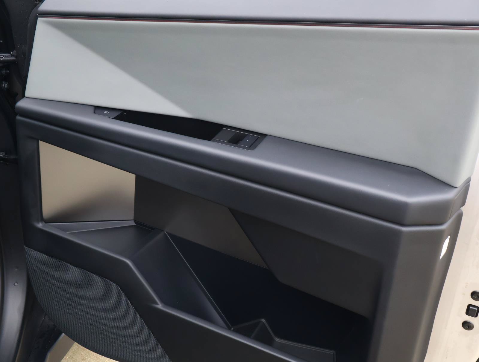 2024 Tesla Cybertruck Cyberbeast - Photo 15