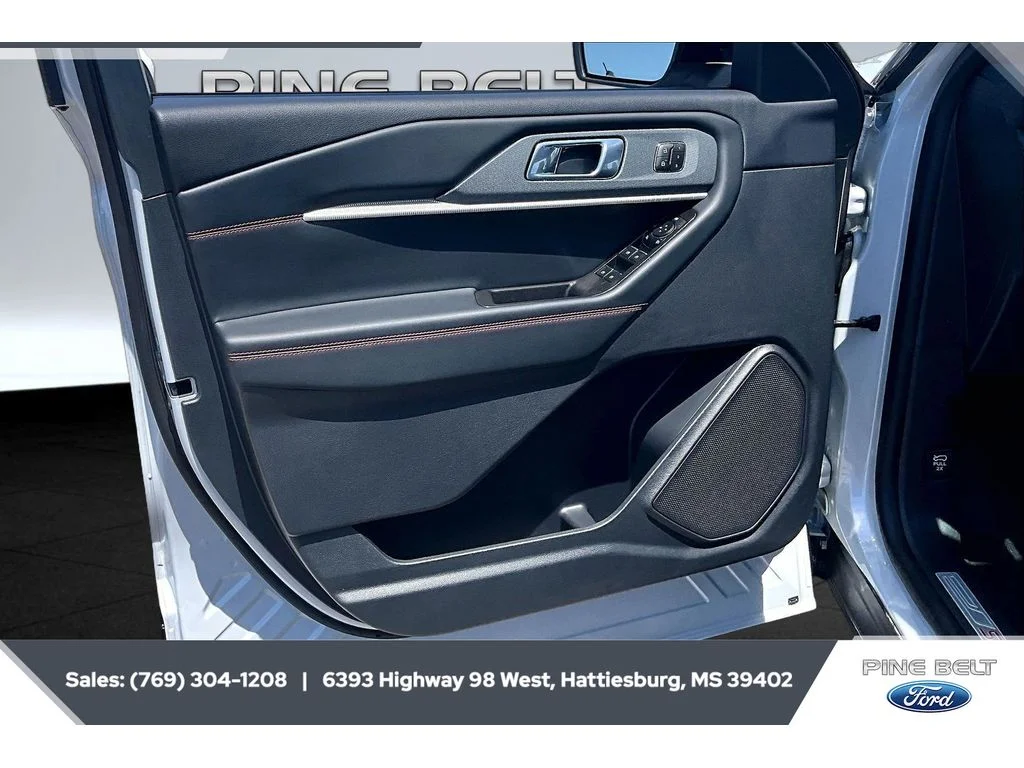 New 2026 Space White Metallic Ford ST-Line image 17