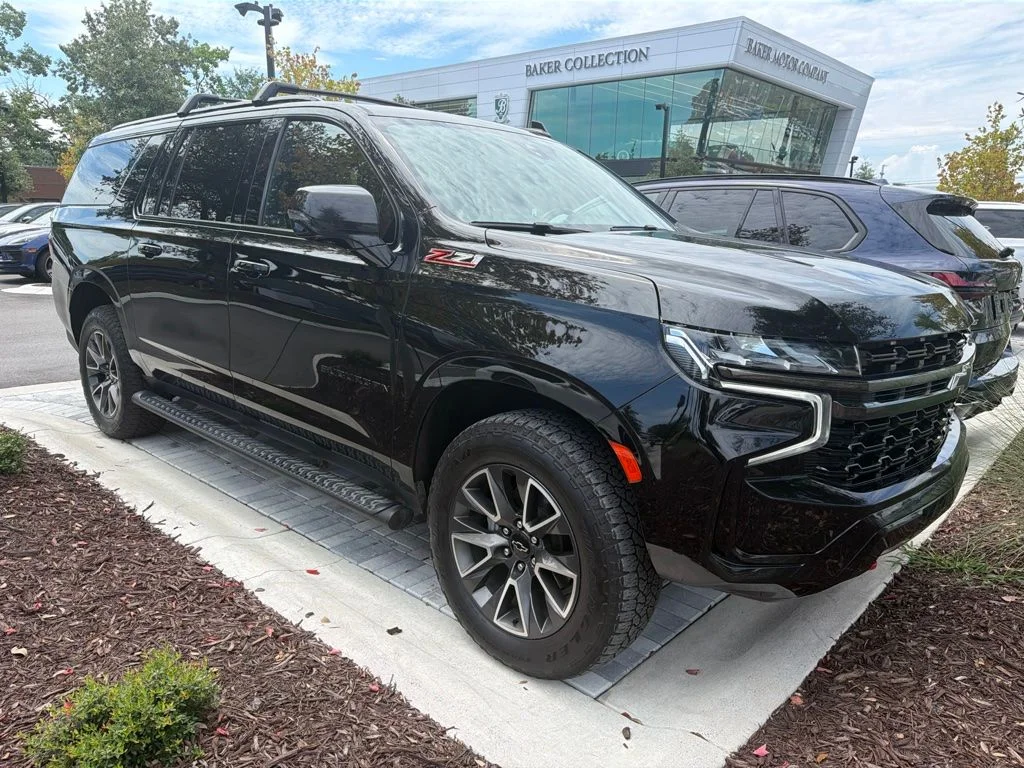Used 2022 Black Chevrolet Z71 image 1