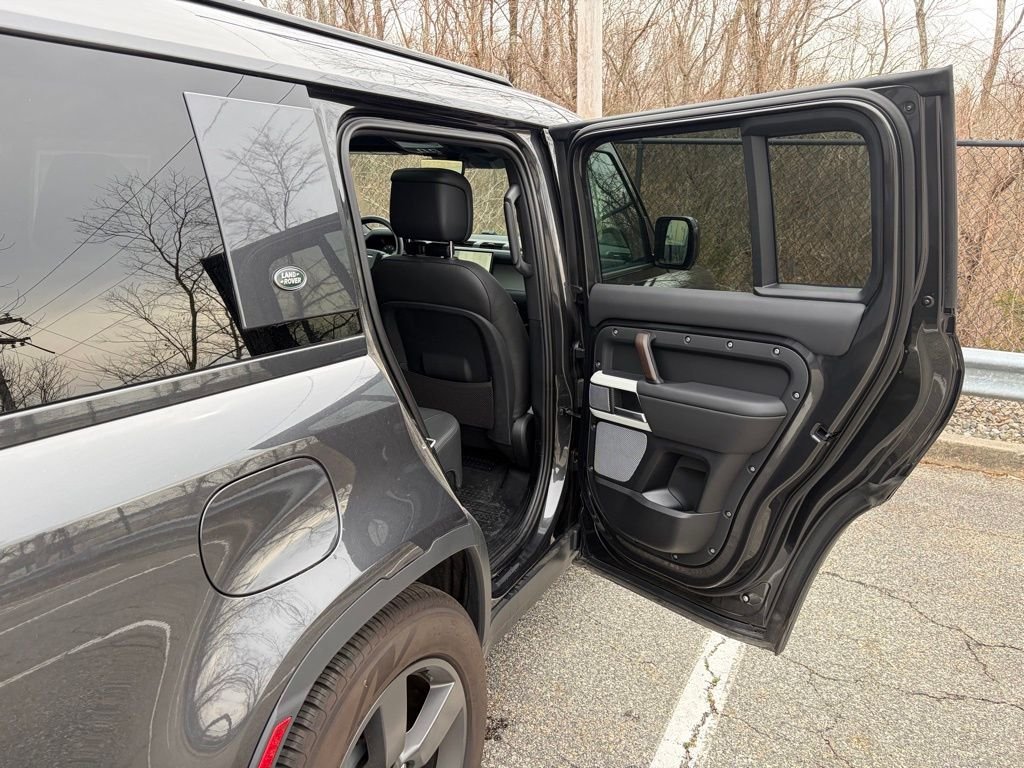 Used 2024 Gray Land Rover S image 19