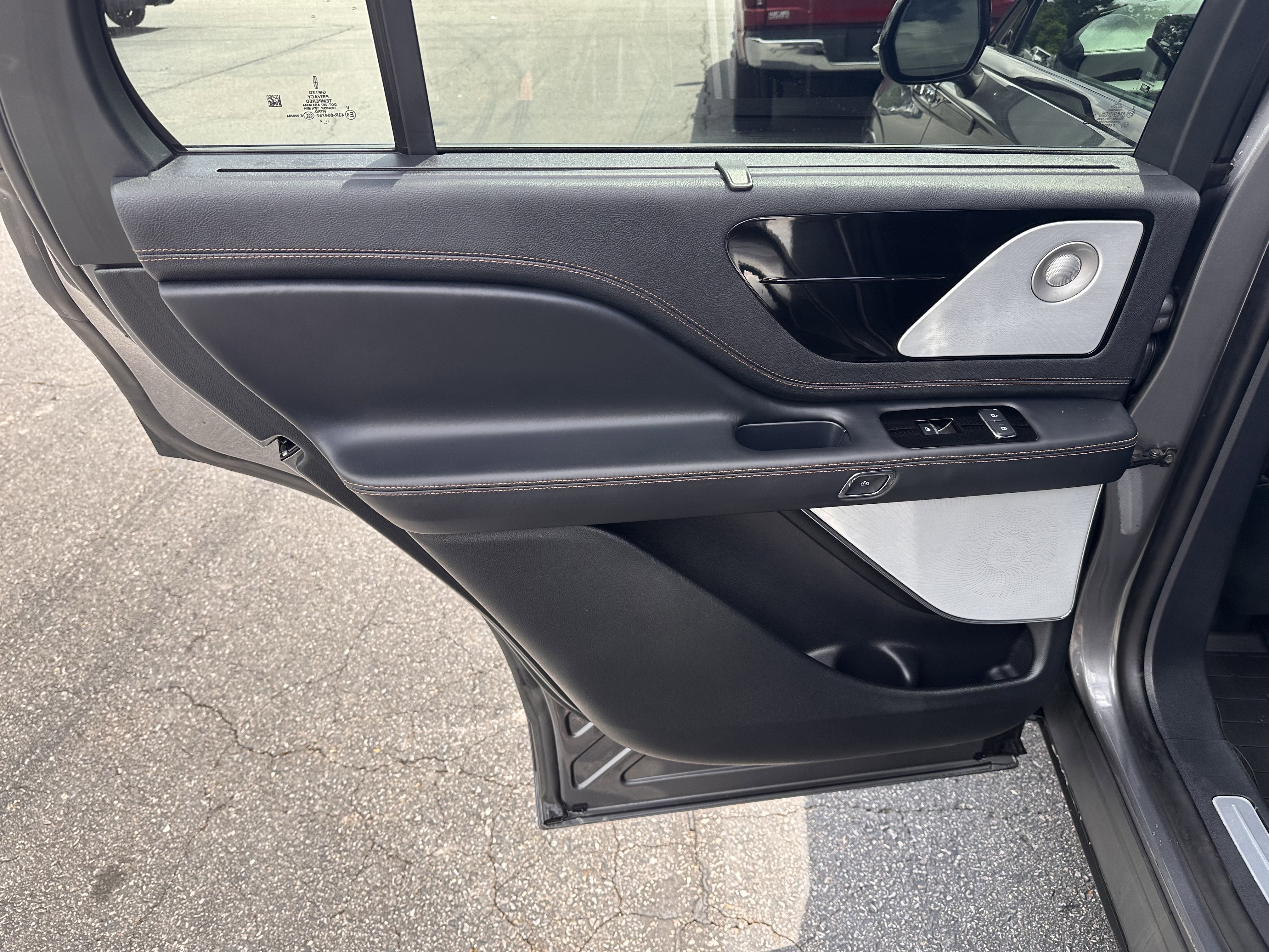 Used 2025 Metallic Lincoln Black Label image 11