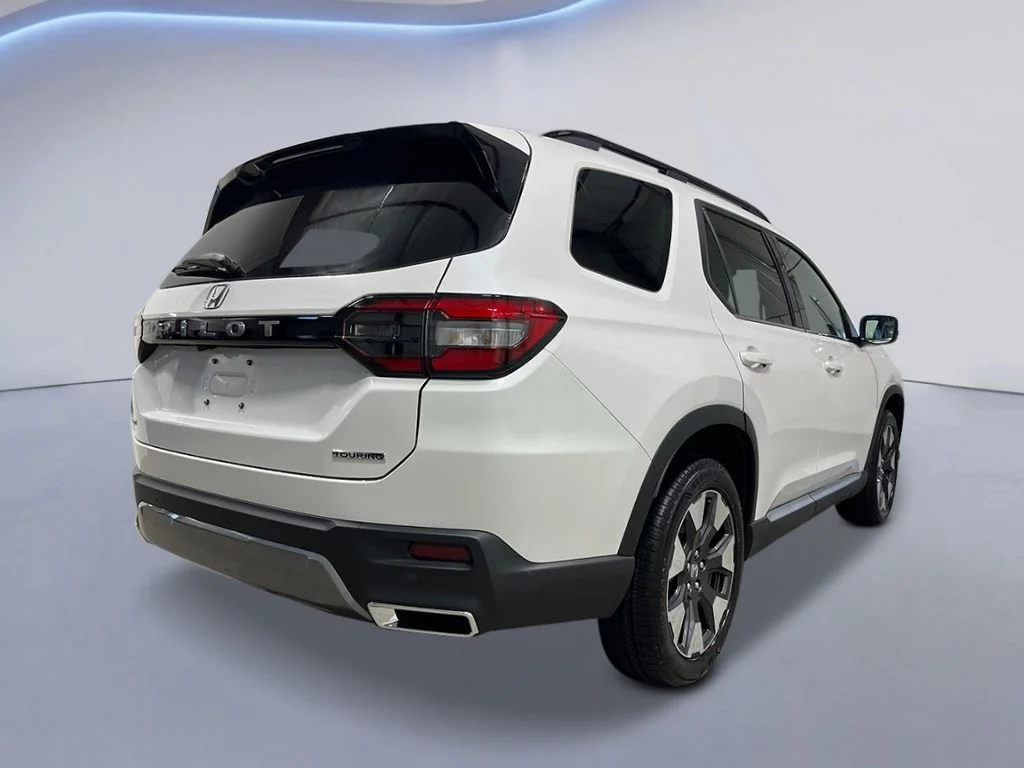 New 2026 Platinum White Pearl Honda Touring image 5