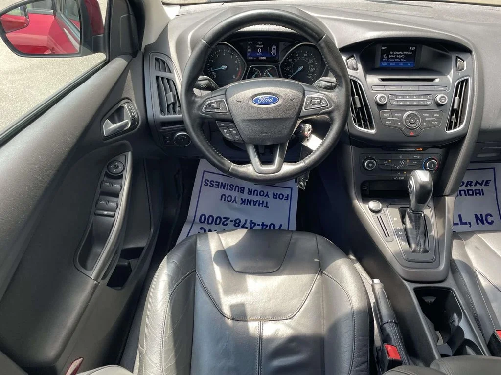 Used 2015 Red Ford SE image 12