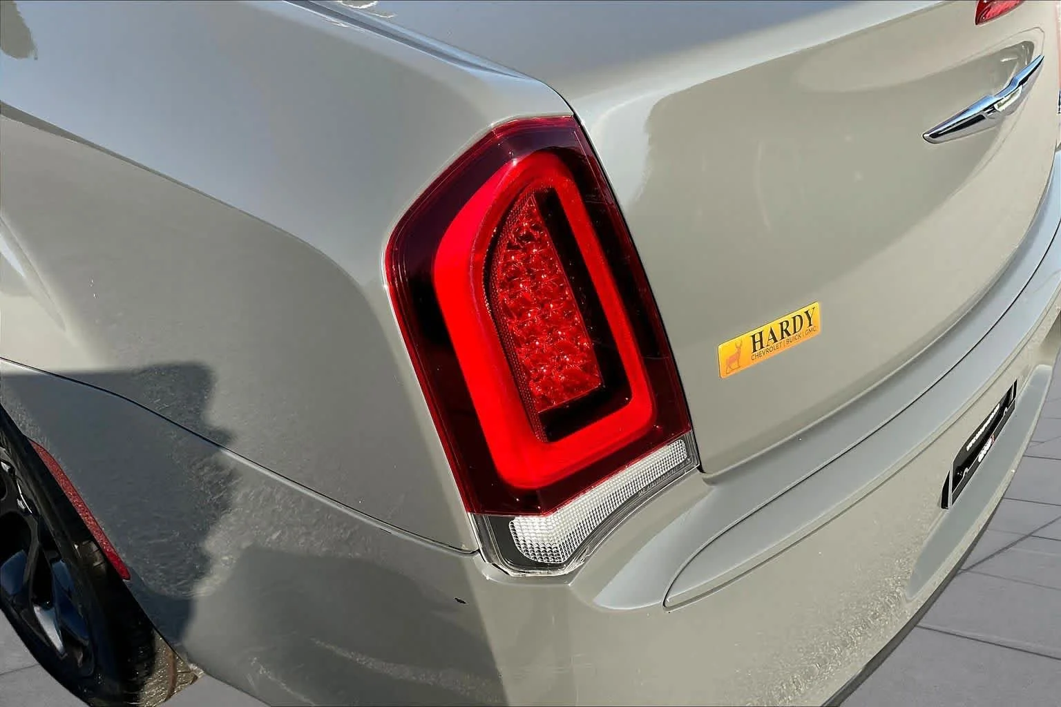 Used 2019 Ceramic Grey Clearcoat Chrysler Touring image 28