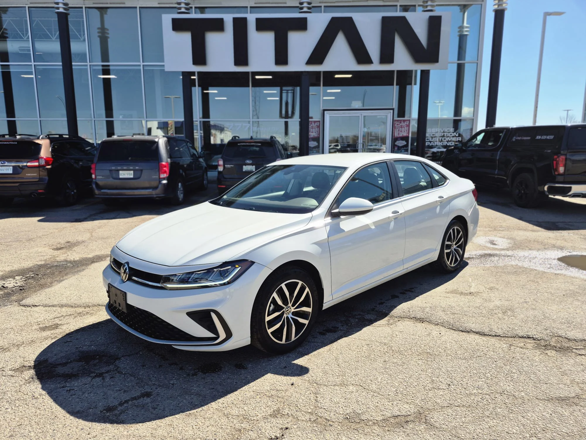 Certified Used 2025 Oryx White Pearl Volkswagen Comfortline*Adapt Cruise | Remote Start | Htd Seats & Wheel | Blind Spot Detect | Lane Keep Assist image 2