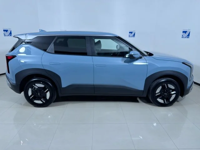 New 2027 FROST BLUE Kia LX image 9