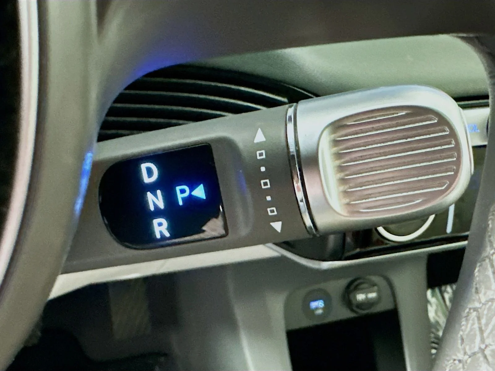 Used 2023 Digital Teal Hyundai Limited image 17
