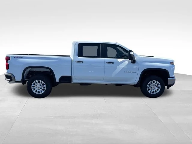 New 2026 Summit White Chevrolet WT image 6