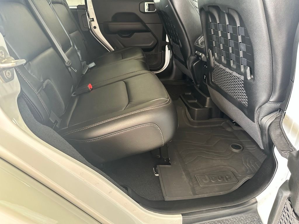 Used 2022 White Jeep Unlimited Rubicon 392 image 33