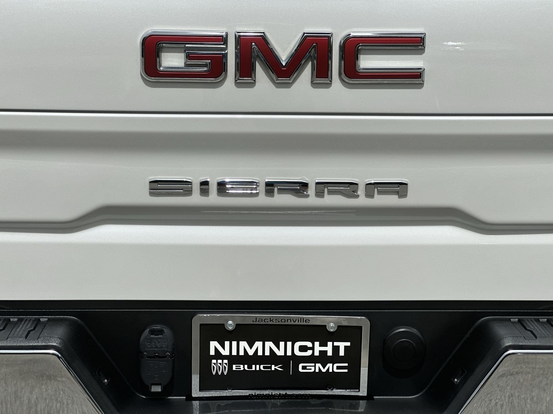 2023 GMC Sierra 1500 SLT - Photo 31