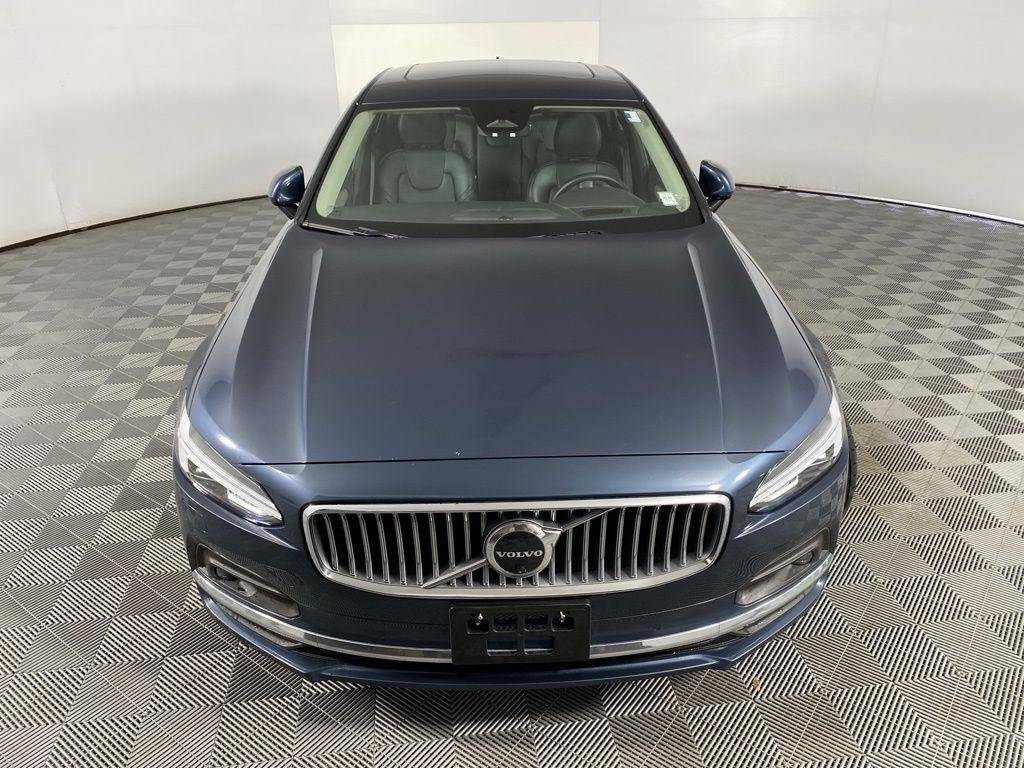 Used 2023 Denim Blue Metallic Volvo Ultimate image 3