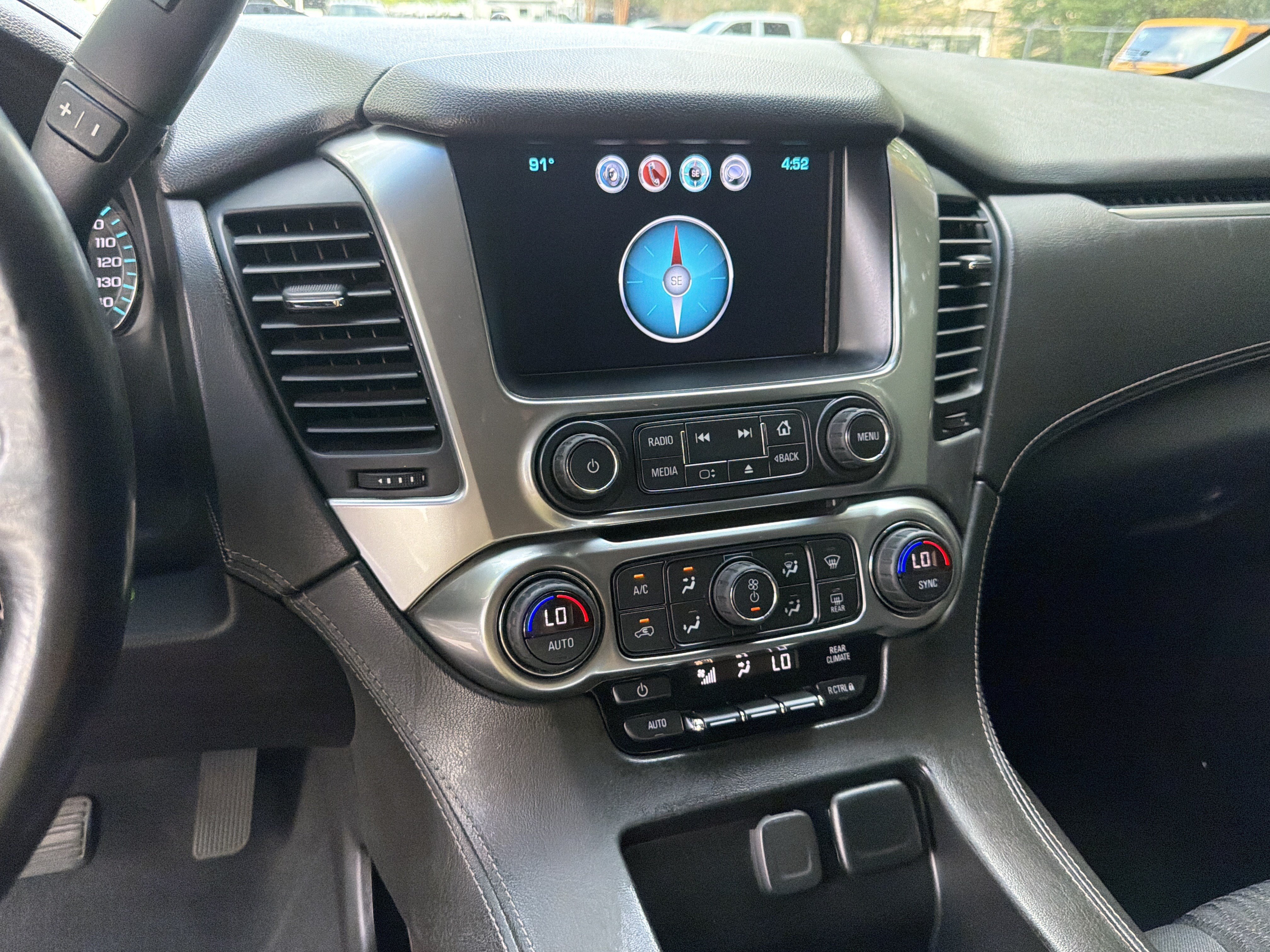Used 2019 Summit White Chevrolet LS image 28