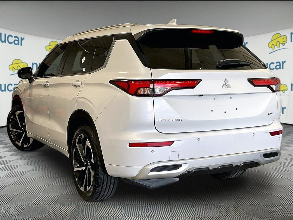 Used 2022 White Mitsubishi SEL image 4