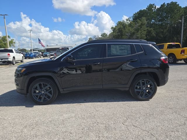 New 2026 Diamond Black Crystal Pearlcoat Jeep  image 5