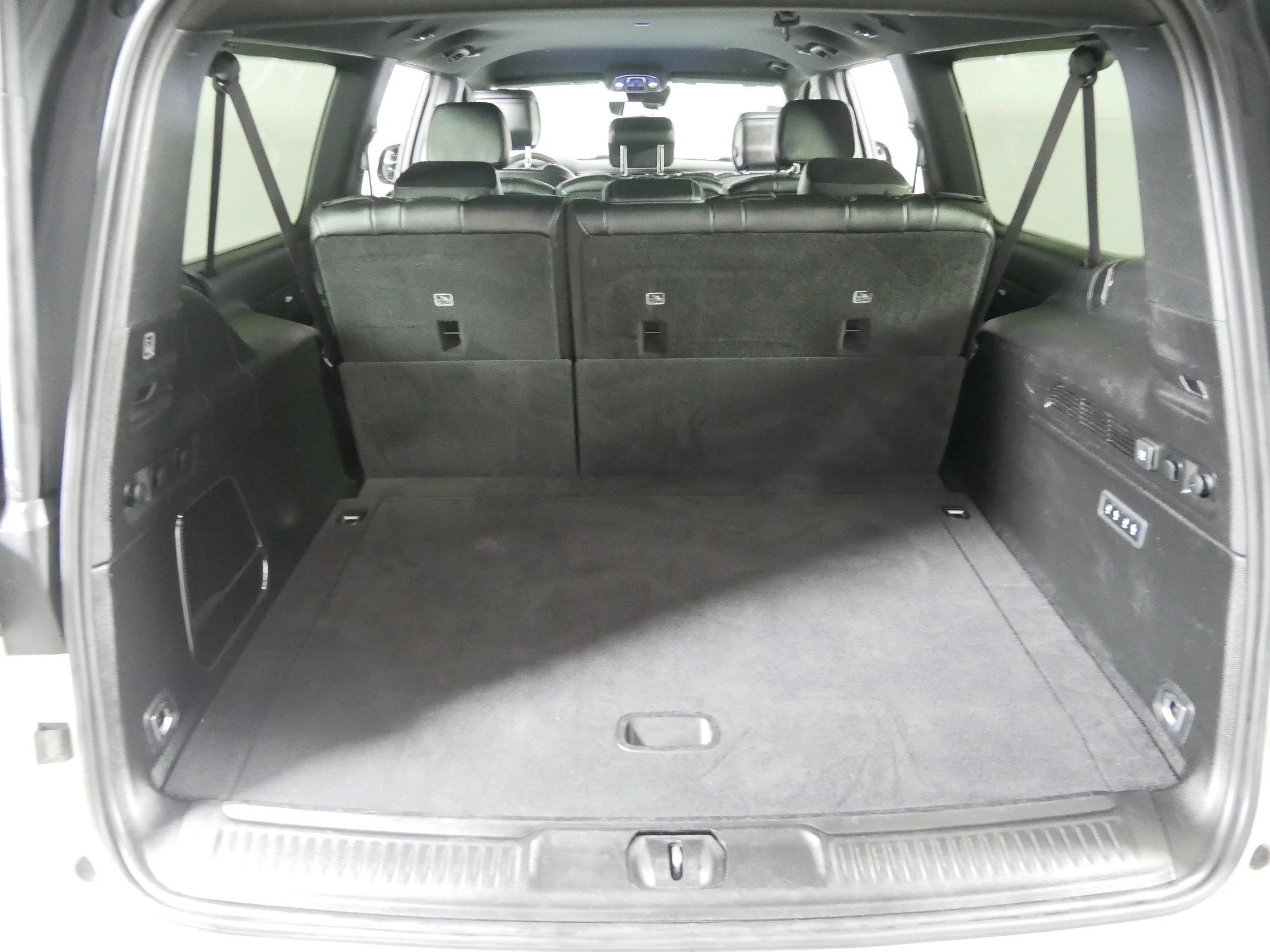 Used 2023 Bright White Clearcoat Jeep Series II image 18