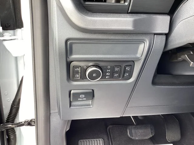 Used 2025 Oxford White Ford XLT image 20