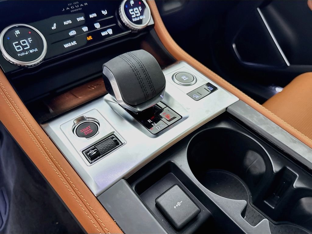 2026 Jaguar F-Pace R-Dynamic S - Photo 17