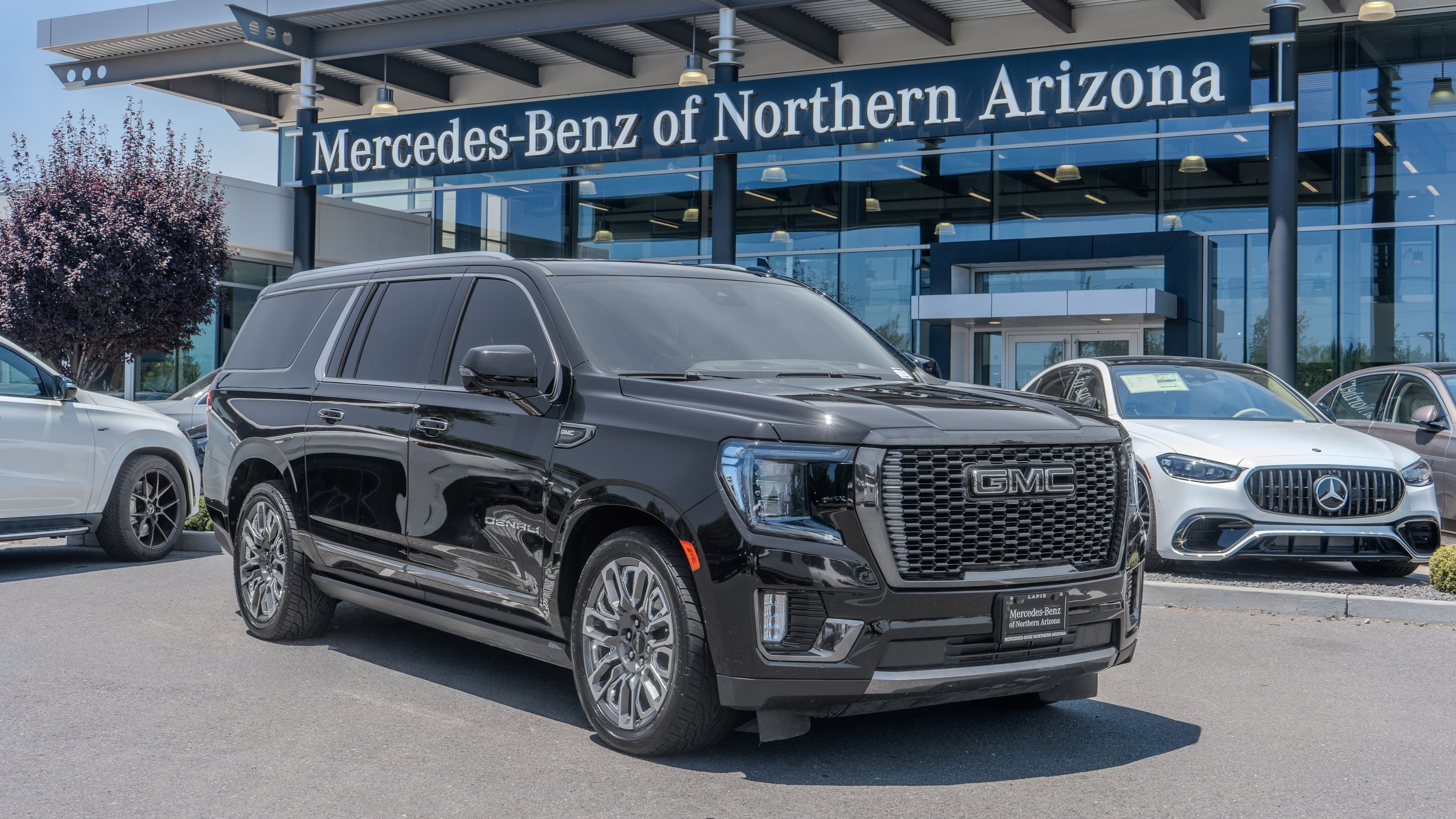 2024 GMC Yukon Denali Ultimate AWD's photo