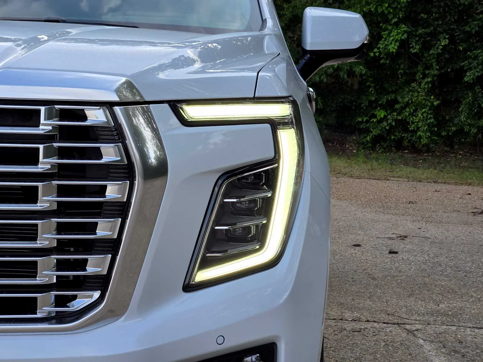 2026 GMC Yukon Denali - Photo 5
