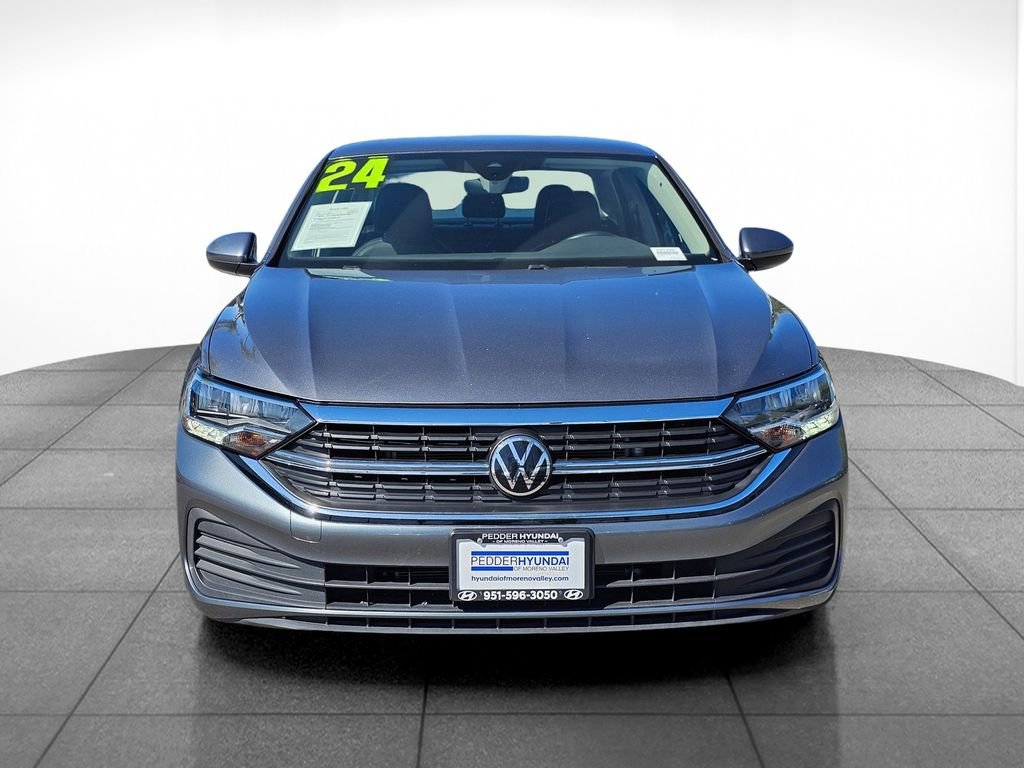 Used 2024  Volkswagen 1.5T SE image 2