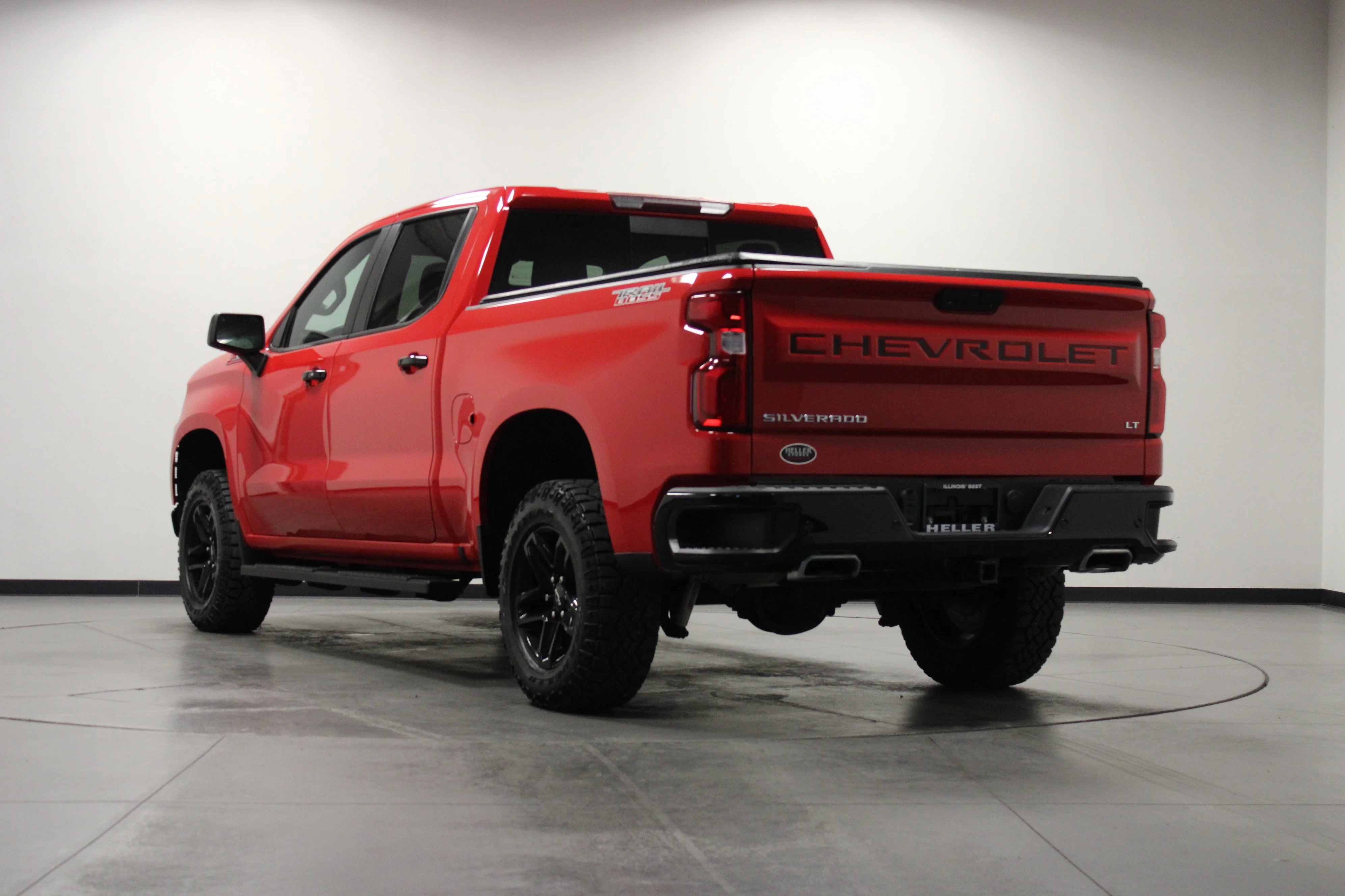 Used 2021 RED HOT Chevrolet LT Trail Boss image 6