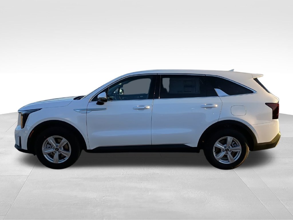 Used 2026 White Kia LX image 5