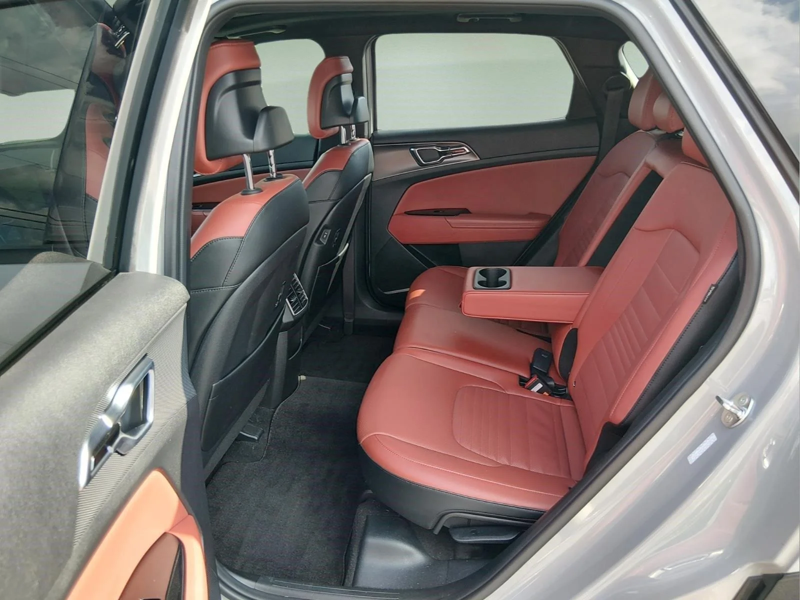 Used 2024 Wolf Gray Kia SX-Prestige image 21